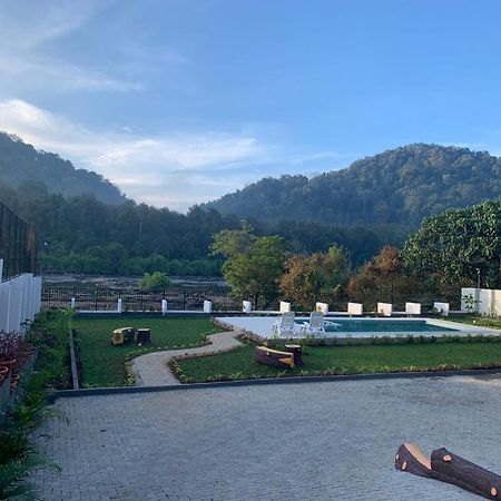 Seeheim Resorts Athirappilly Exterior foto