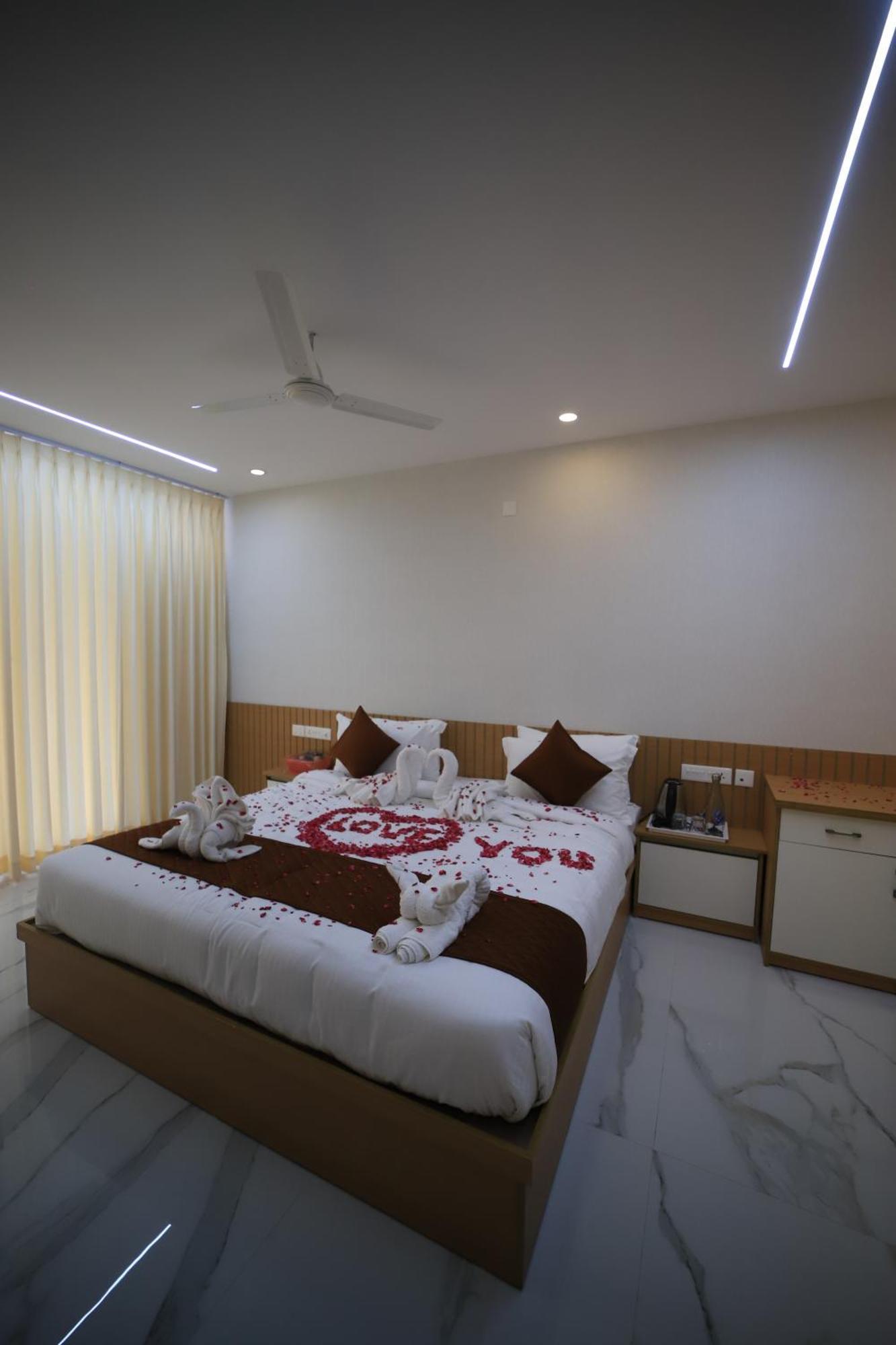 Seeheim Resorts Athirappilly Exterior foto